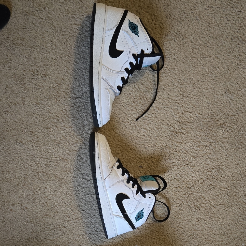 Size 4Y Boys NIKE Jordan